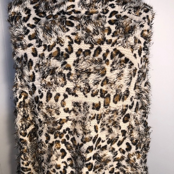 Womens animal print shawl. One size - Picture 3 of 4